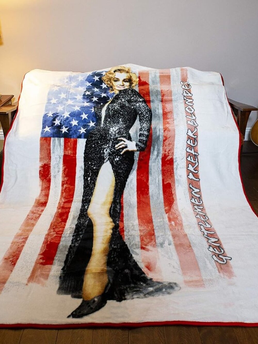 Vintage Marilyn Monroe Plush Blanket, Queen - USA Flag - Officially Licensed